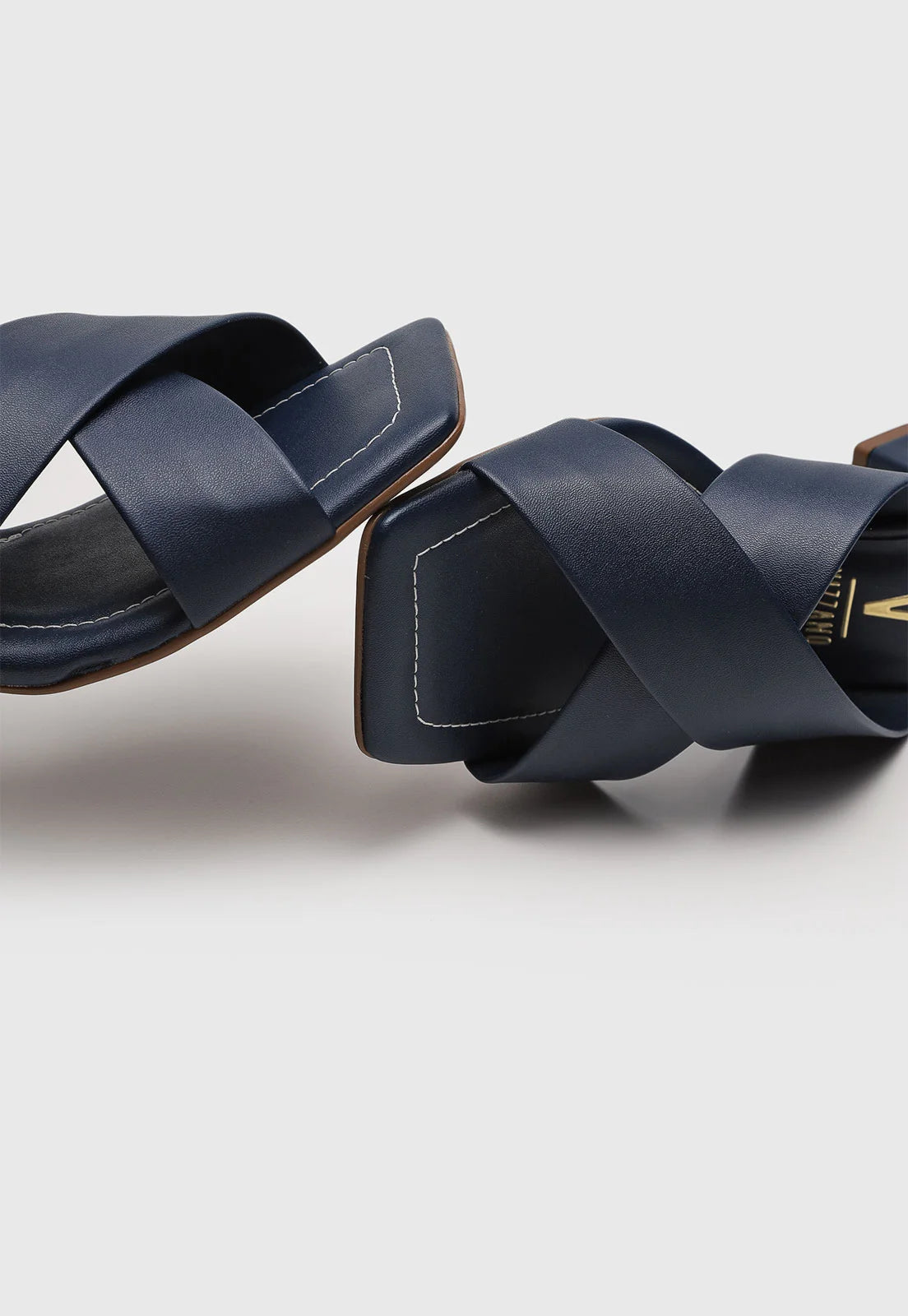 Sandália Vizzano Tiras Cruzadas Azul-Marinho - Imagem 4