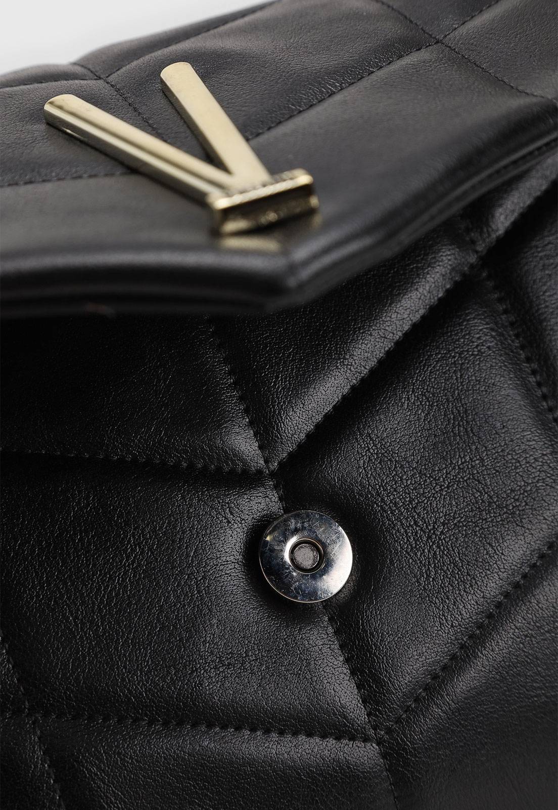 Bolsa Tiracolo Vizzano Matelassê Preta - Imagem 4